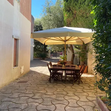 Villa Home Villa With Garden & Parking *