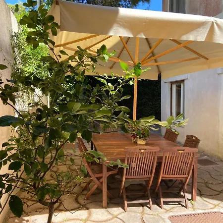 Villa Home Villa With Garden & Parking
